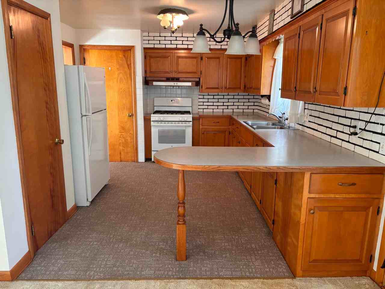 10470 Valleydale St Se - Photo 2 of 15