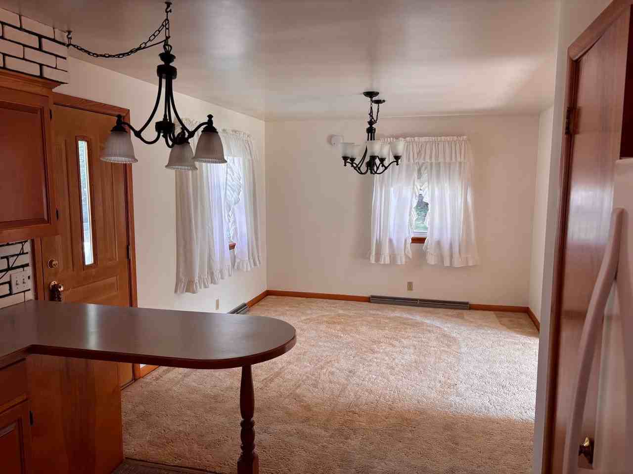 10470 Valleydale St Se - Photo 5 of 15