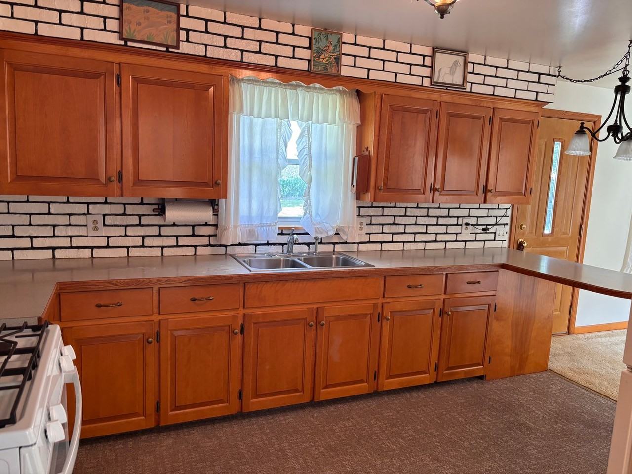 10470 Valleydale St Se - Photo 7 of 15