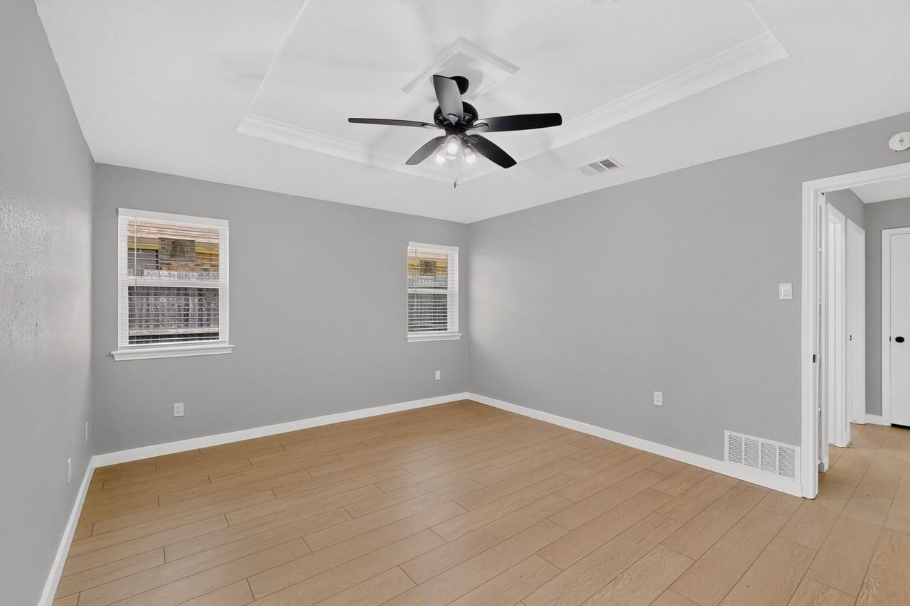 620 Stoneybrook Dr - Photo 6 of 45