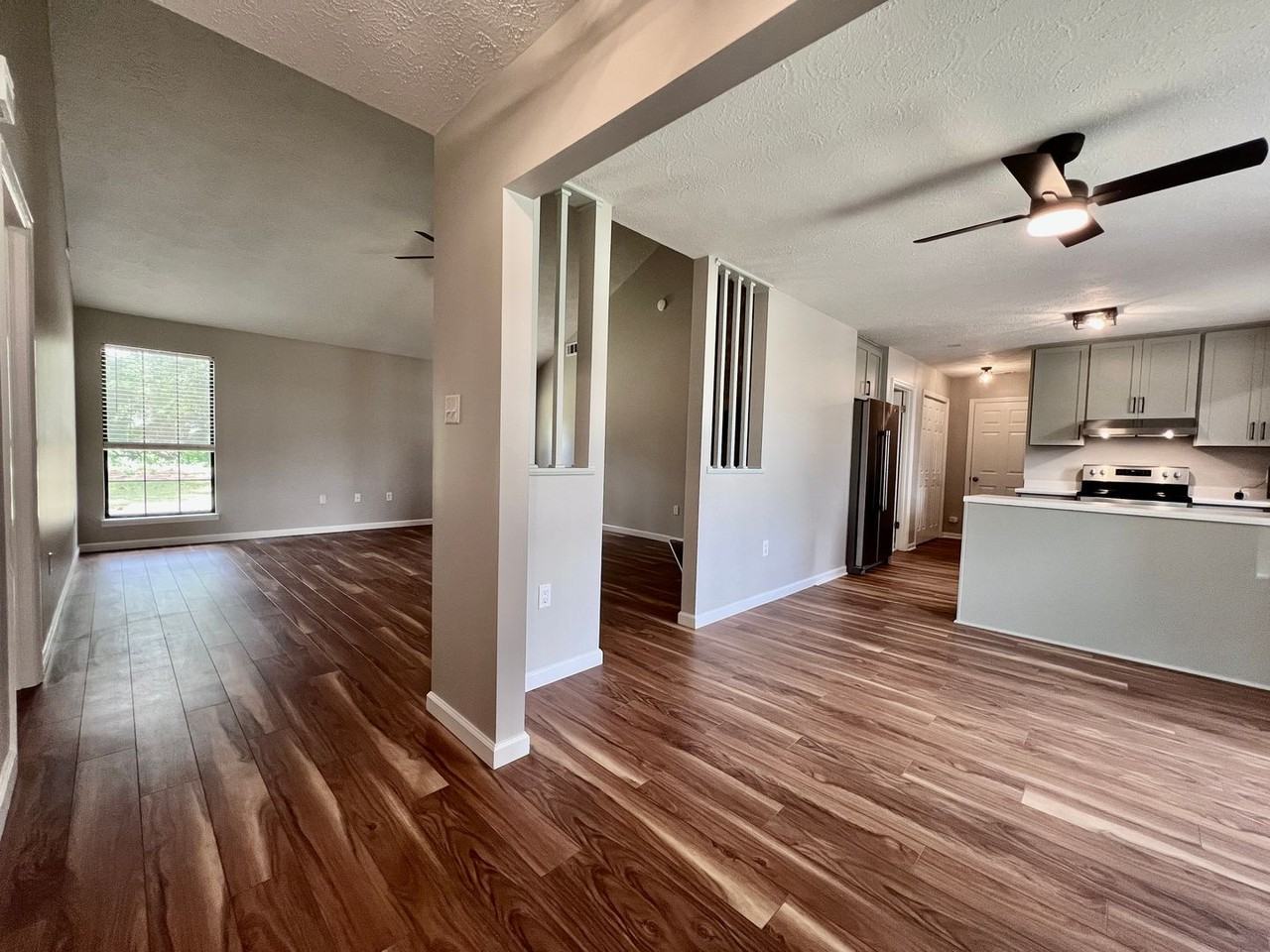 409 Oak St - Photo 3 of 20
