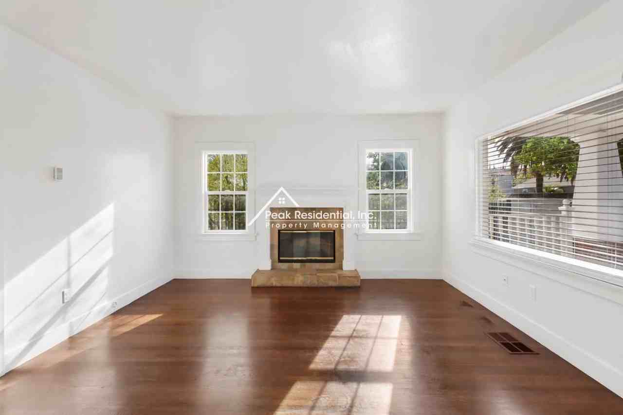 1812 El Monte Ave - Photo 5 of 28