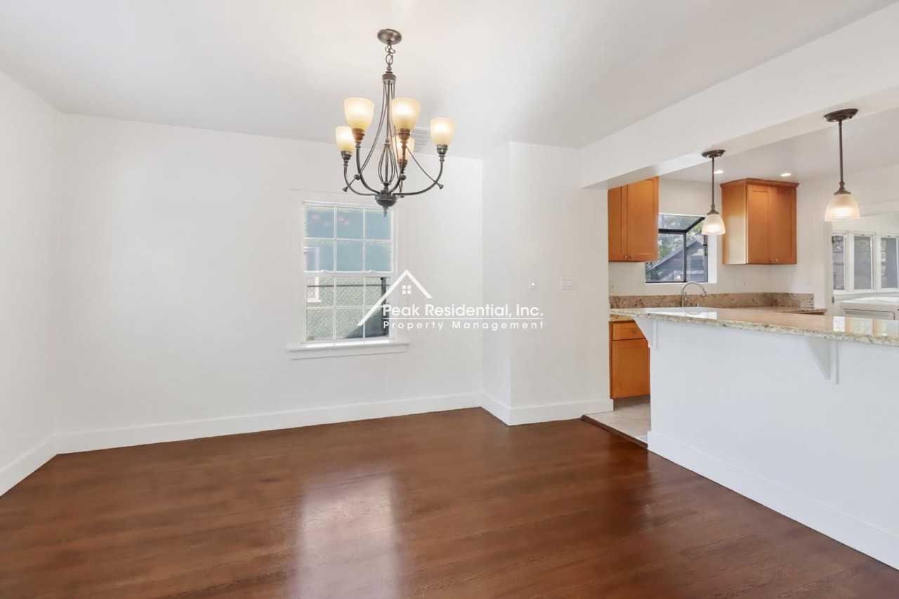 1812 El Monte Ave - Photo 6 of 28