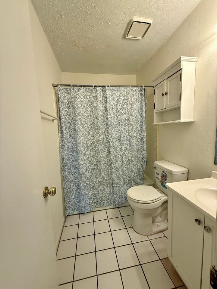 108B Montgomery St - Photo 4 of 10