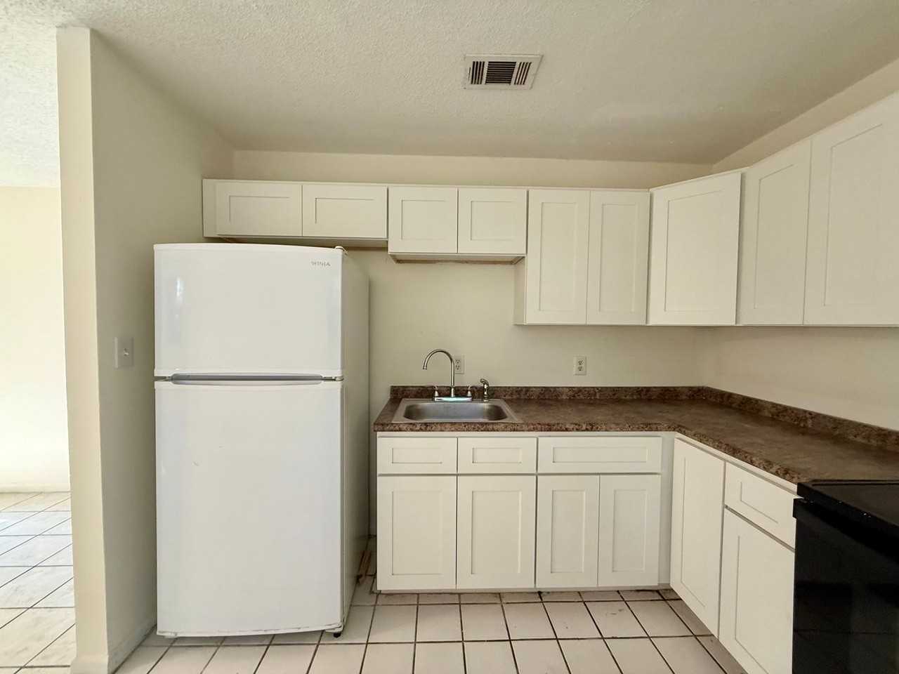 108B Montgomery St - Photo 7 of 9