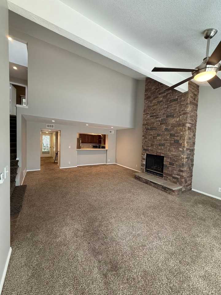 8861 W 106th Ter - Photo 3 of 32