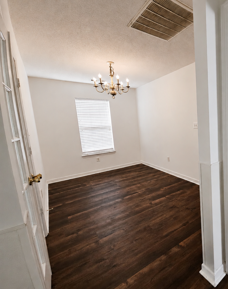 1533 Tinkertown Ave - Photo 7 of 33