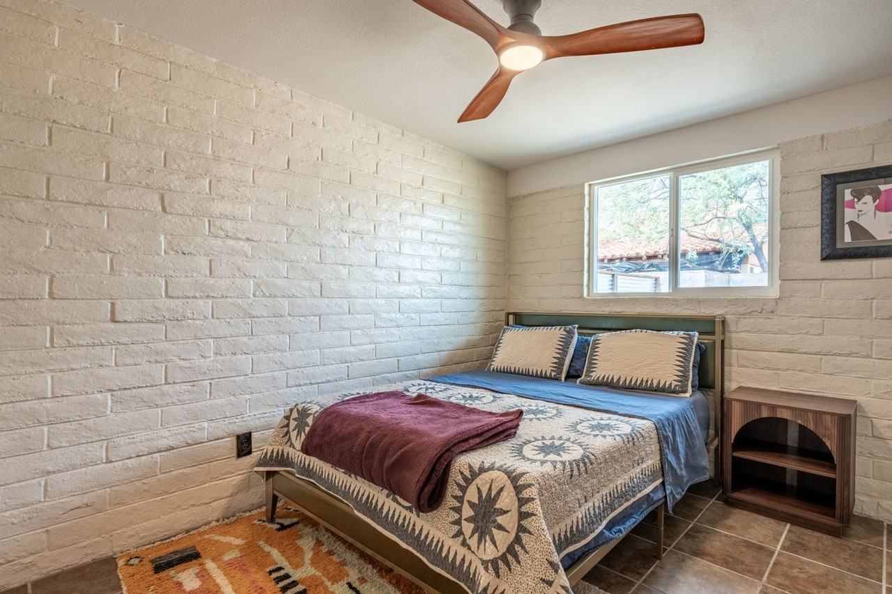 1661 N Catalina Ave - Photo 6 of 13