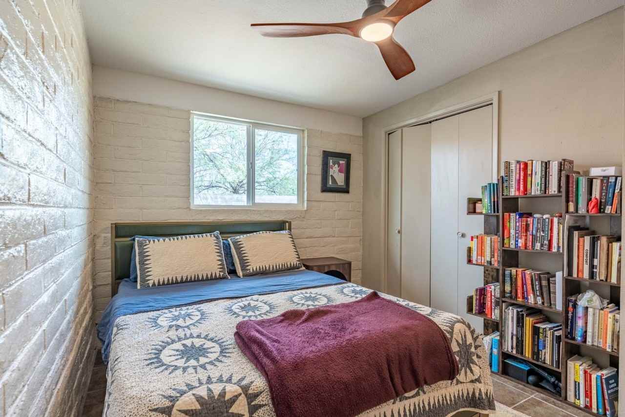 1661 N Catalina Ave - Photo 7 of 13