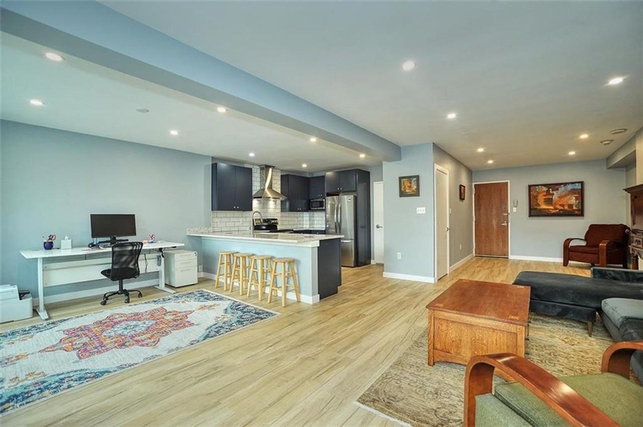 320 Fort Duquesne Blvd - Photo 7 of 28