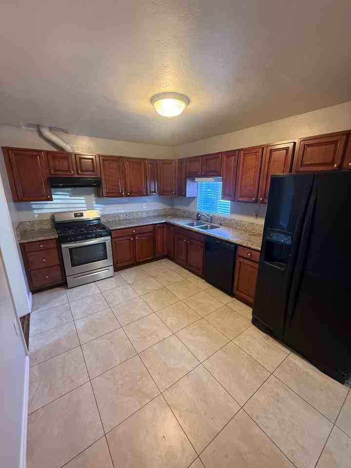 4926 Baltimore Dr - Photo 4 of 18