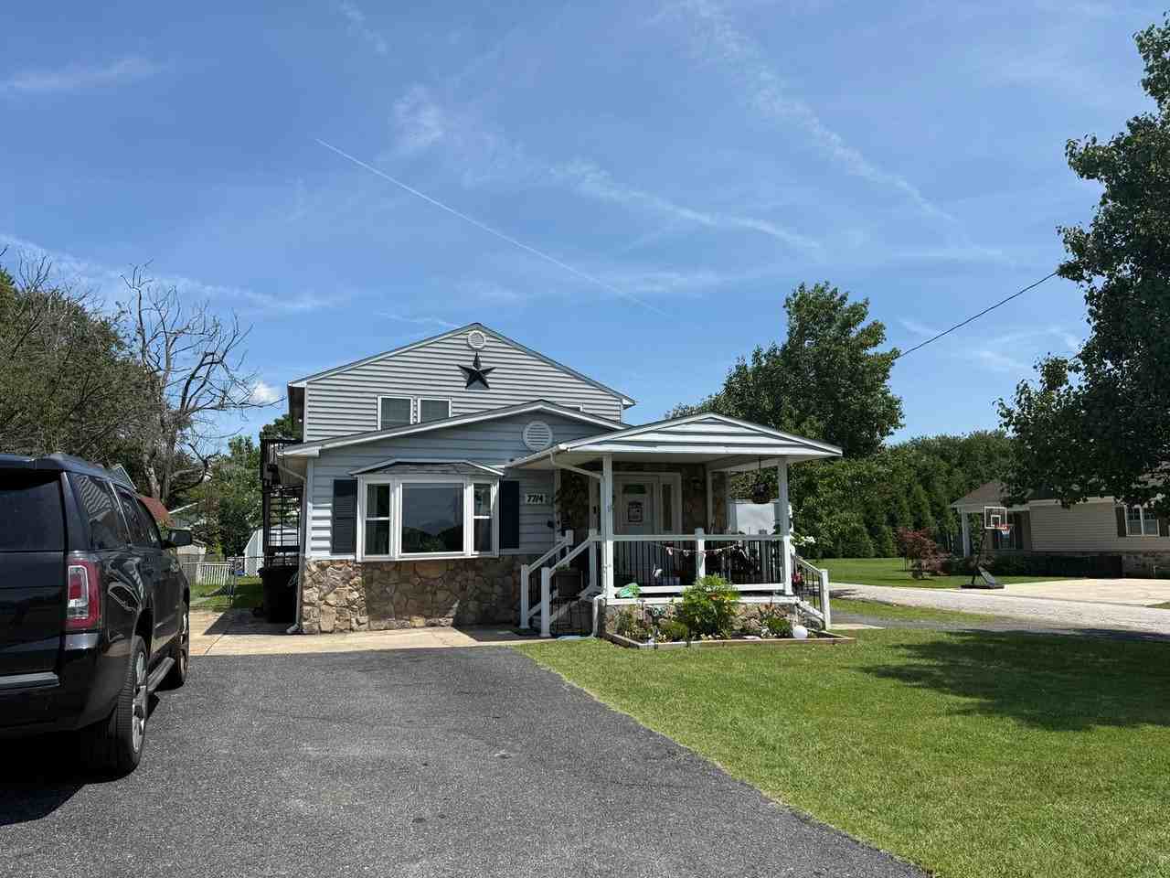7714 Bay Front Rd - Photo 2 of 21