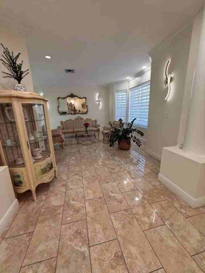 2385 Sunderland Ave - Photo 3 of 17