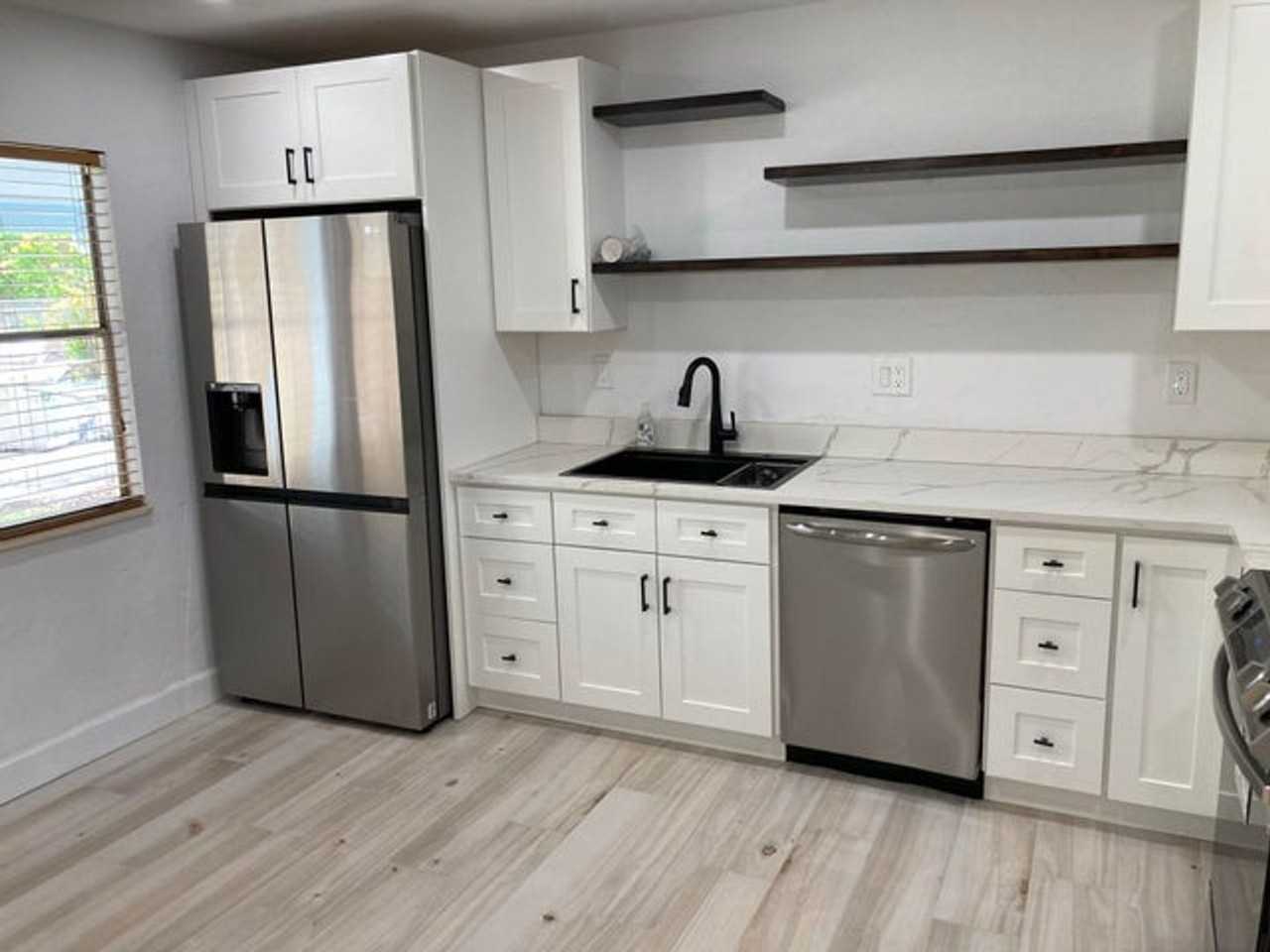 209 Coventry St - Photo 3 of 18