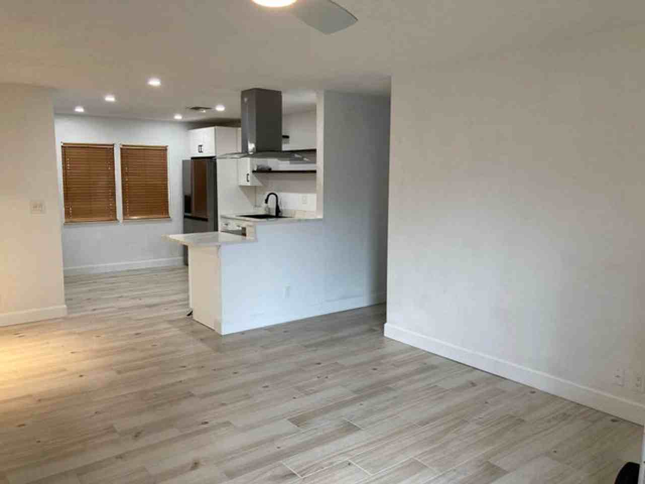 209 Coventry St - Photo 5 of 18