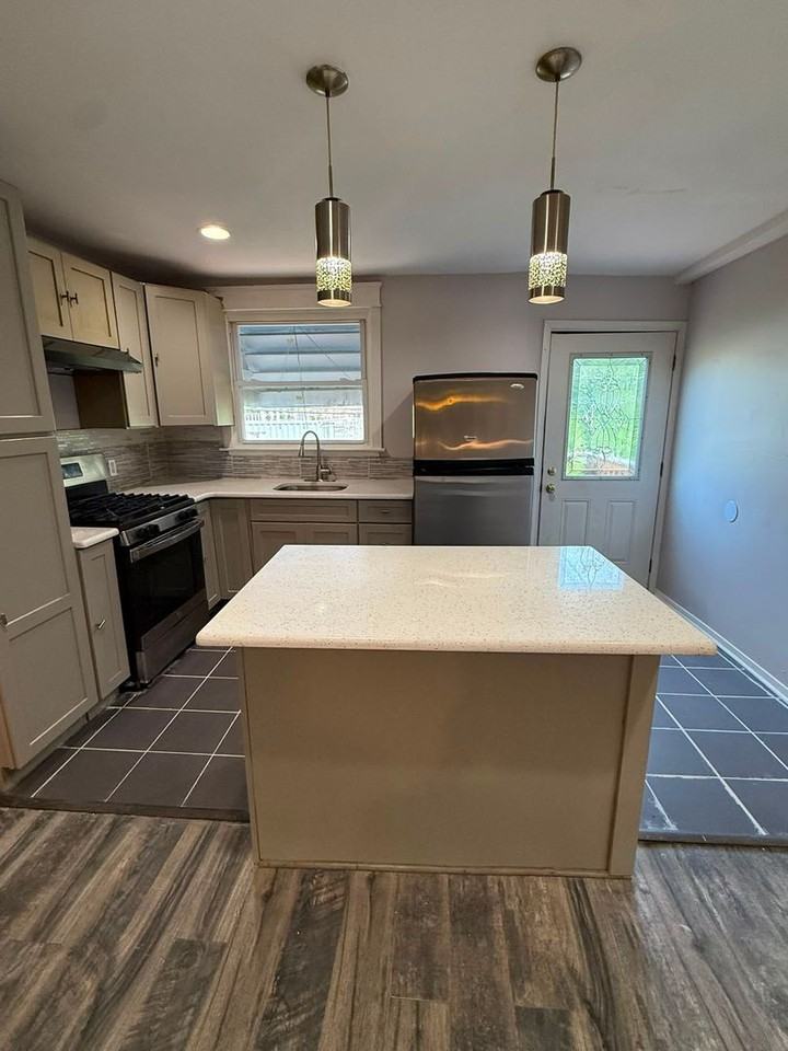 7215 Guilford Rd - Photo 2 of 16