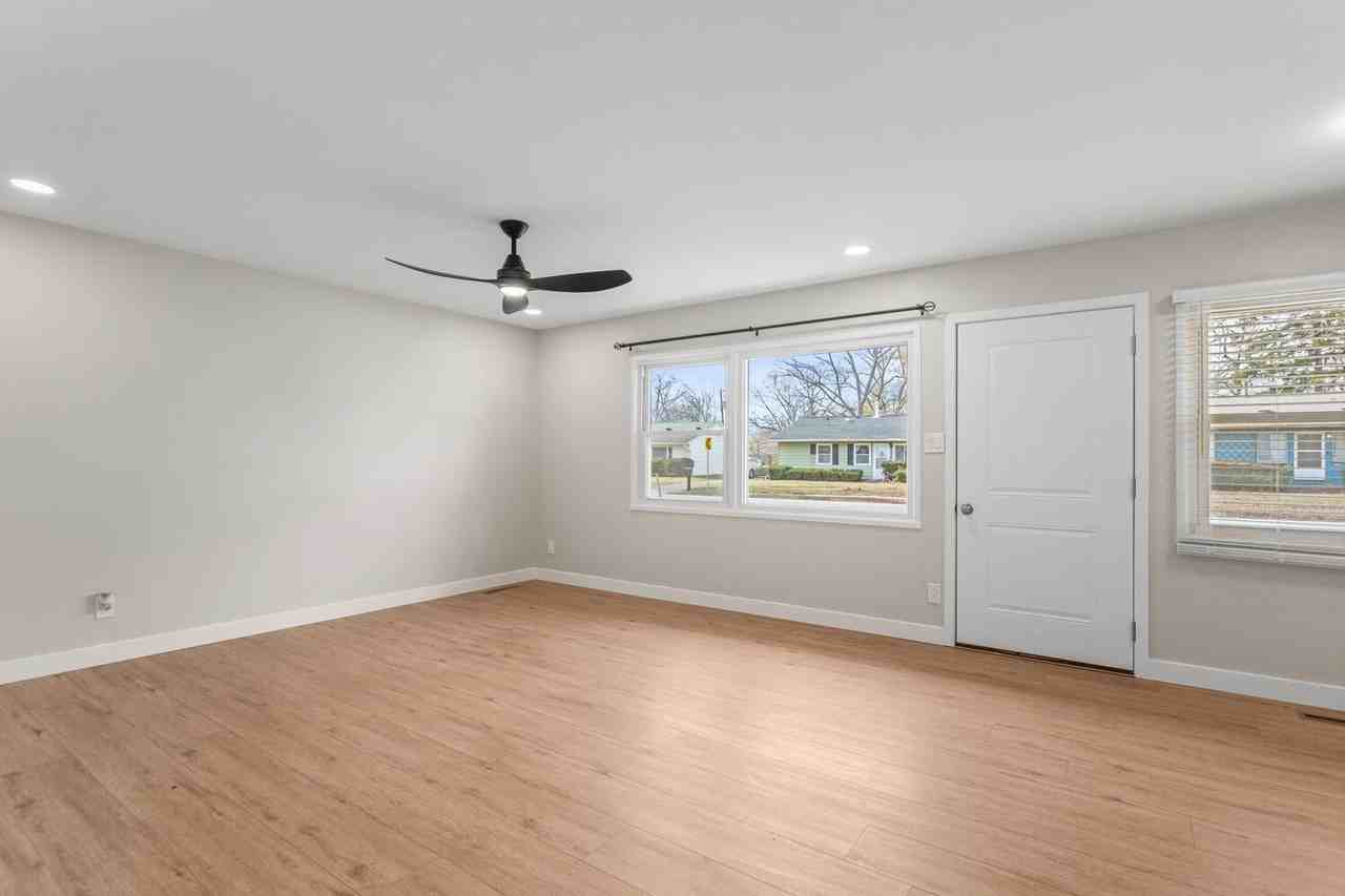 1710 Crescent Dr - Photo 7 of 20