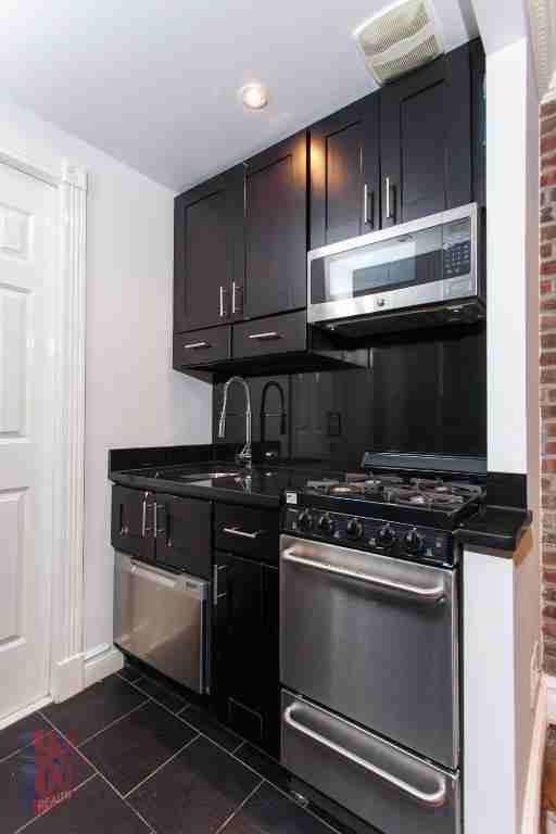 9th Ave & W 53rd St #3c - Photo 2 of 6