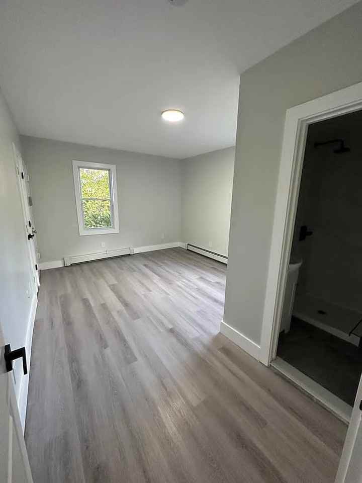 112 Milford Avenue #1d - Photo 5 of 9