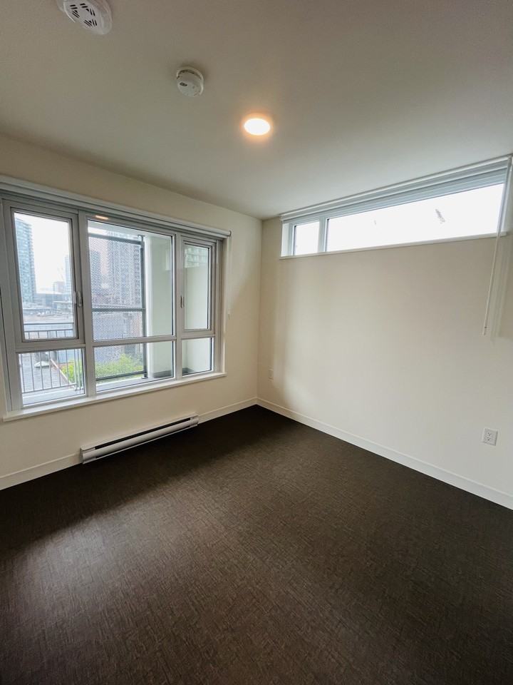 54 West Hastings Street - Photo 7 of 14