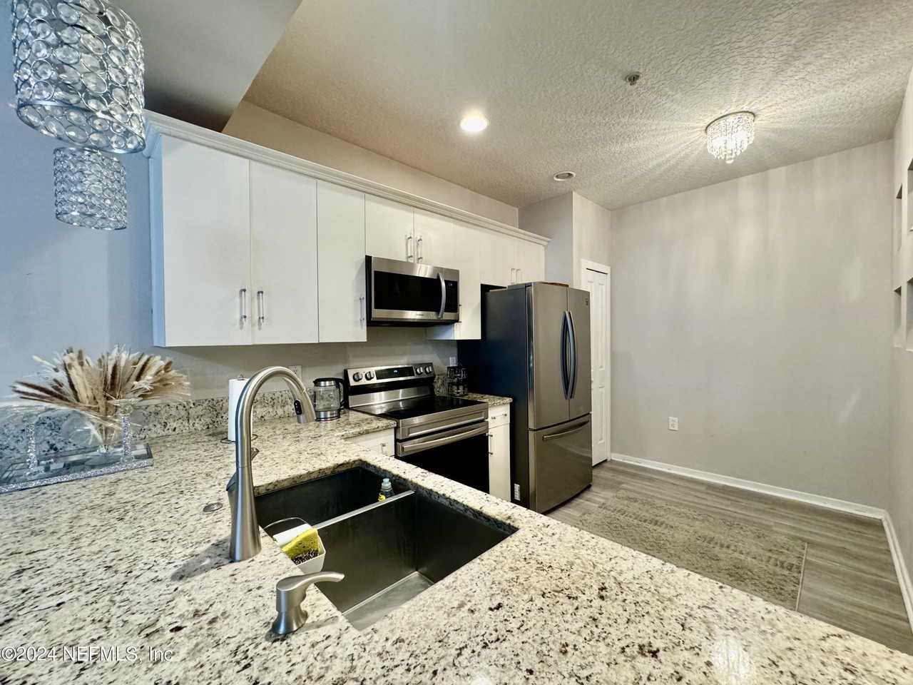 11368 Estancia Villa Dr #503 - Photo 7 of 21