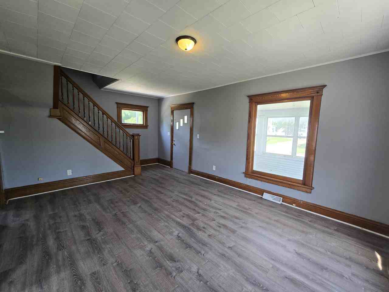 1311 W 2nd St #1 - Photo 3 of 28