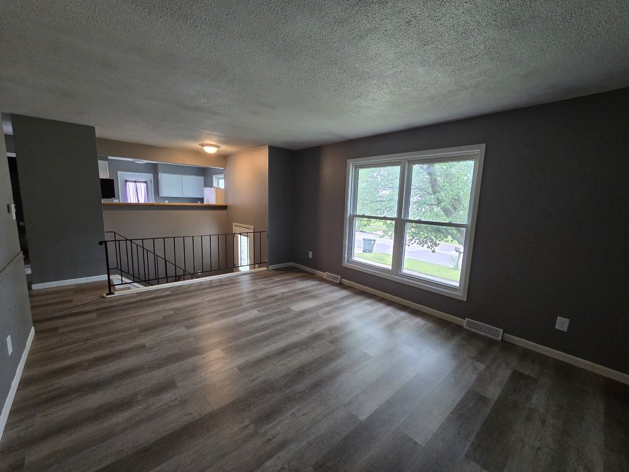1242 Edgewood Dr #1 - Photo 5 of 33