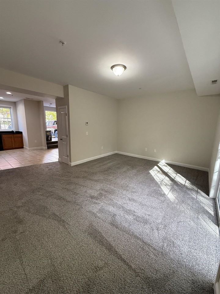 23 Clancy Dr - Photo 4 of 24