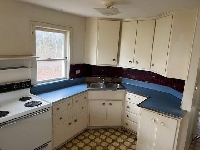 1107 W Vine St - Photo 5 of 9
