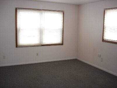 126 7th NW St #6 - Photo 2 of 5