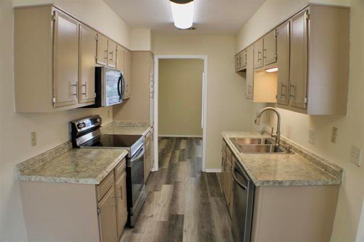 8690 Manion Dr - Photo 6 of 26