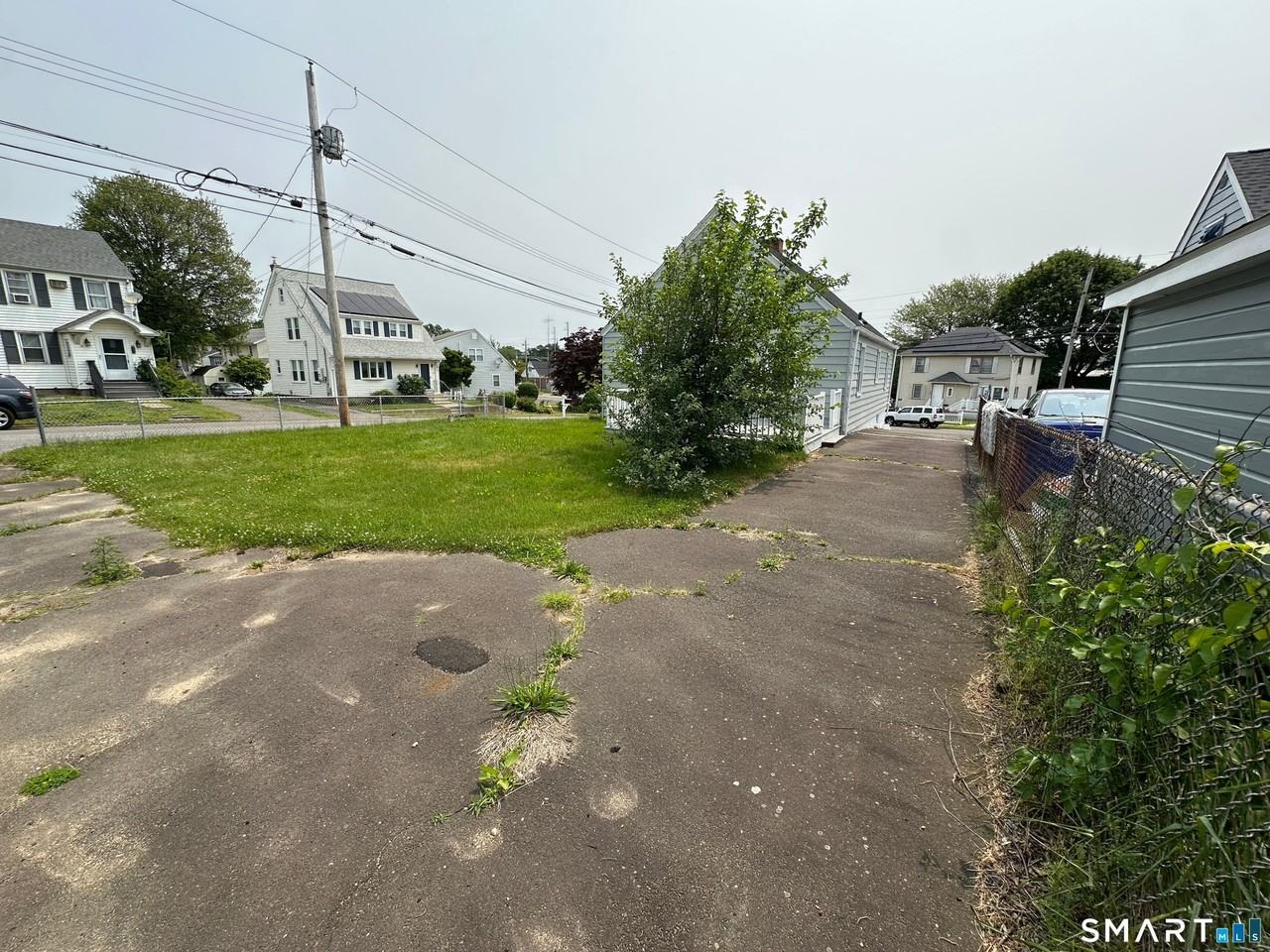 11 Colony St - Photo 5 of 16