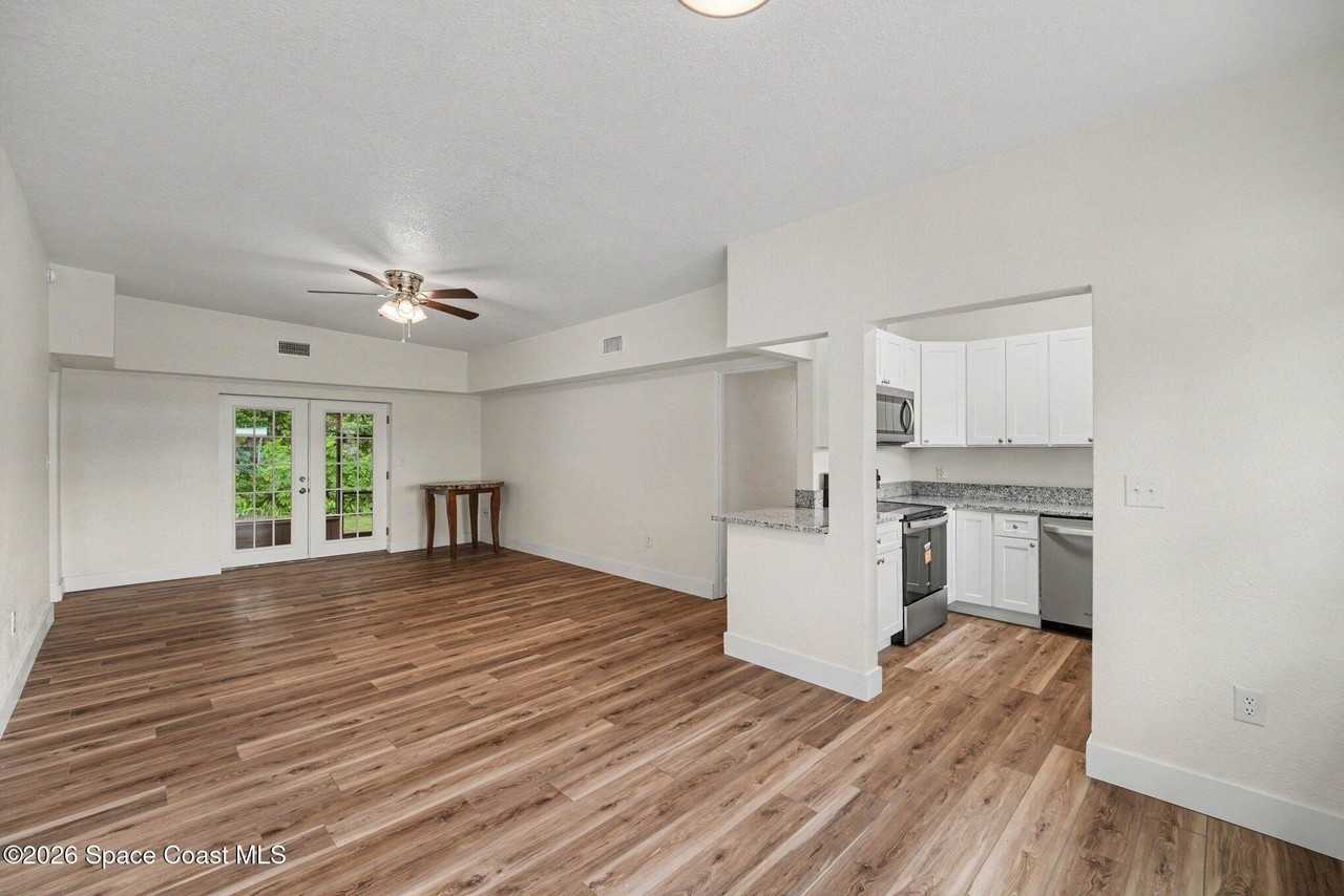 1111 Brewer Ct - Photo 4 of 15