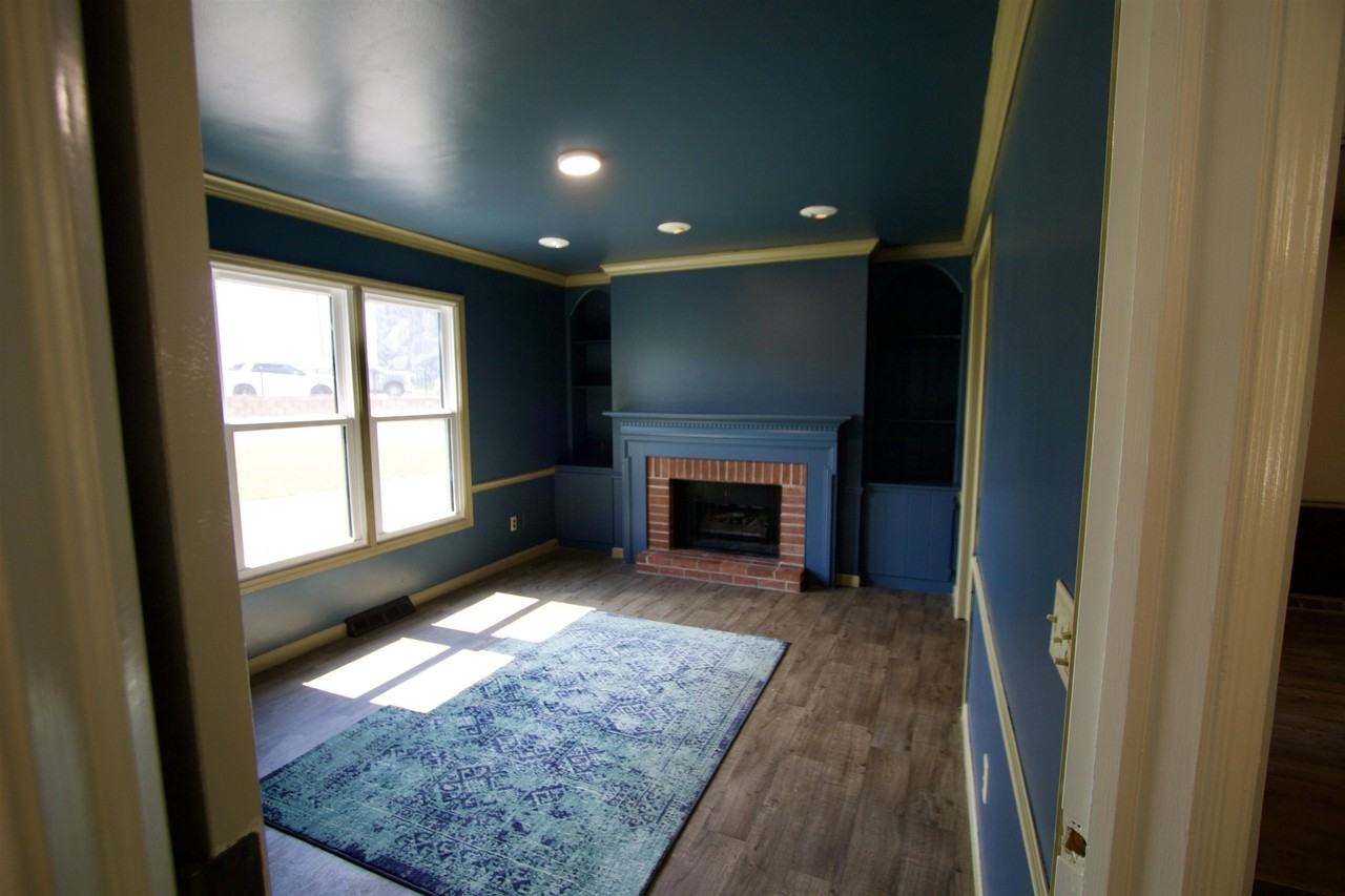 123 N Jackson St - Photo 6 of 24