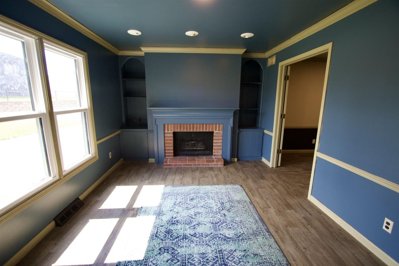 123 N Jackson St - Photo 7 of 24