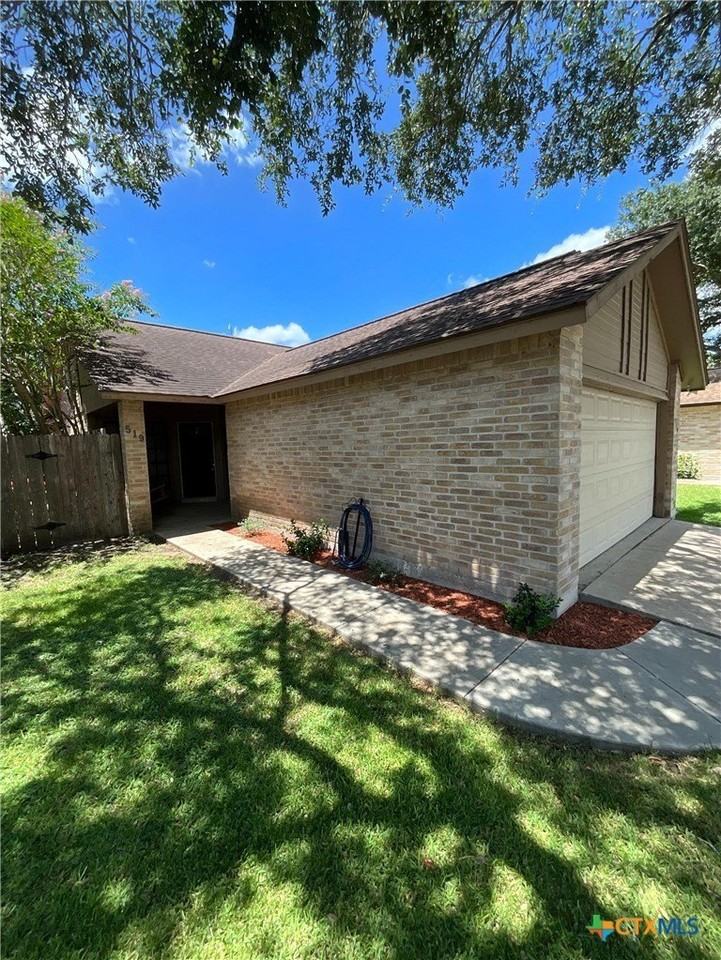 519 Rattan Dr - Photo 2 of 31