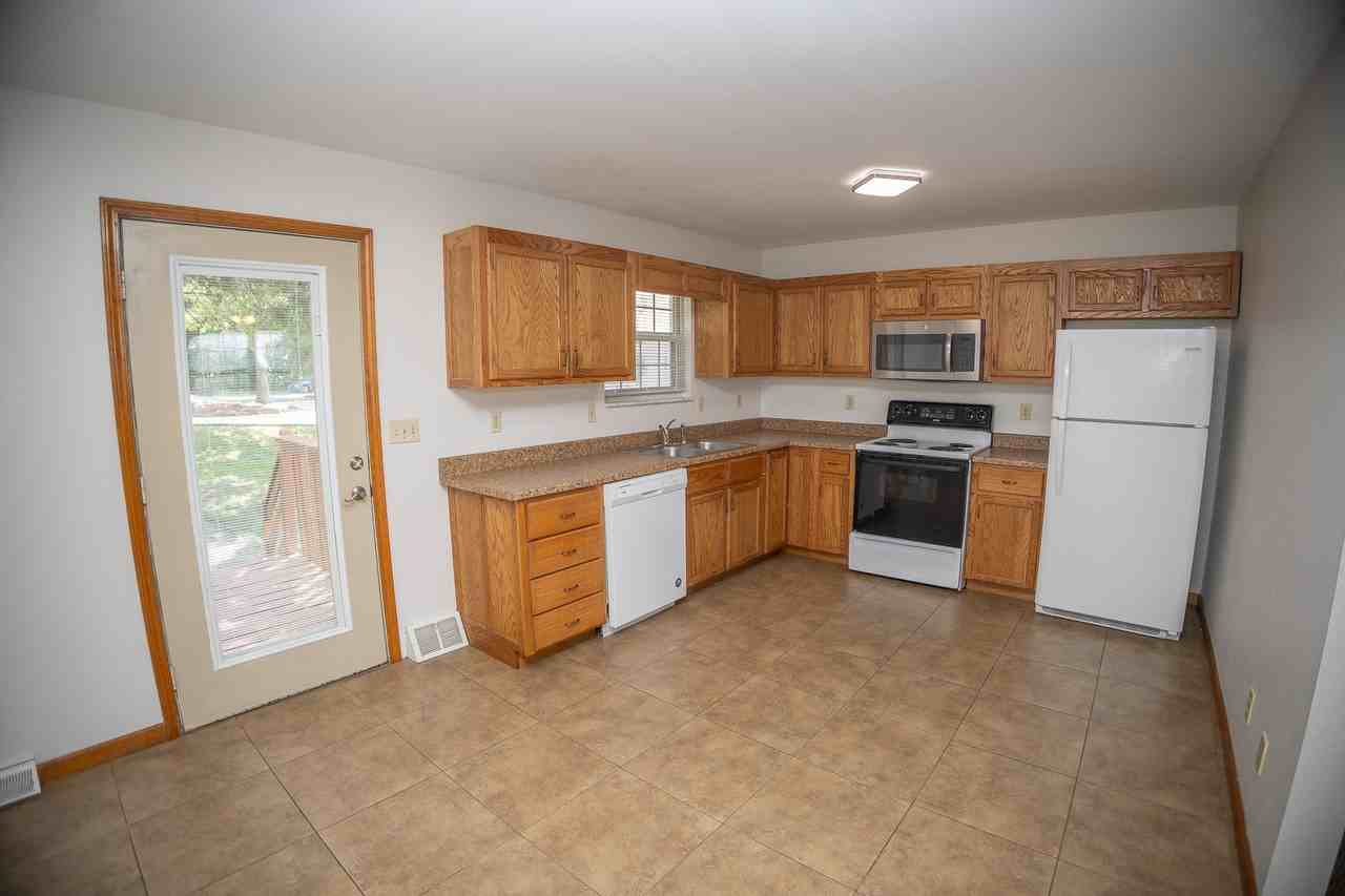 305 Tanner Bridge Ct #B - Photo 3 of 30