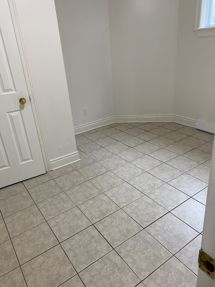 580 Lisgar St - Photo 5 of 10