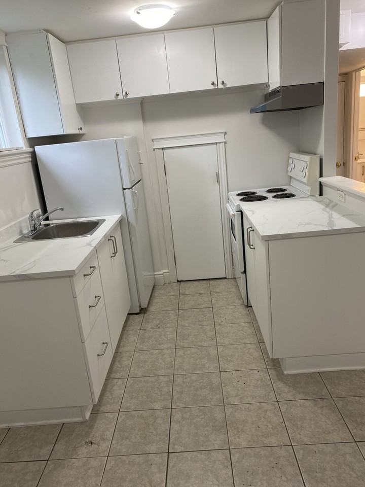 580 Lisgar St - Photo 6 of 10
