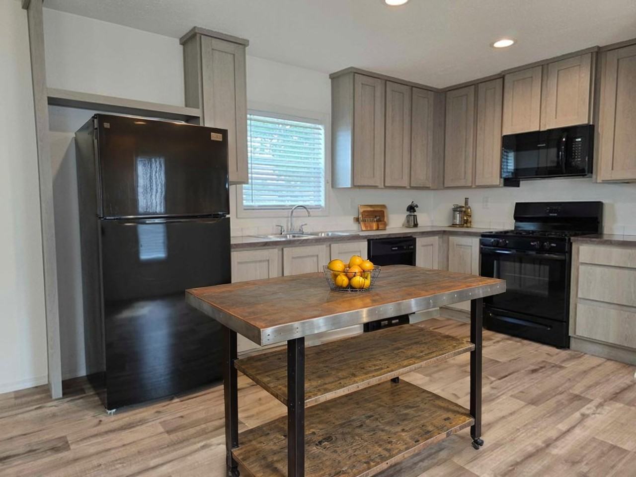 323 Bedford Blvd #323B - Photo 3 of 22