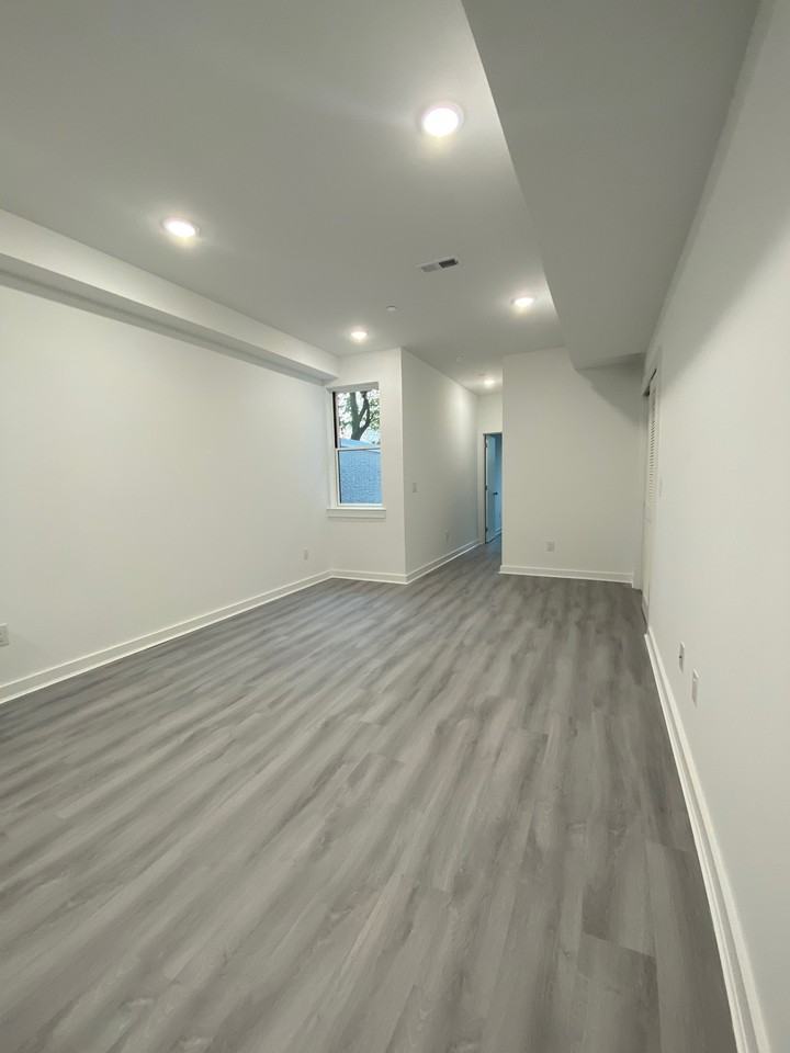 624 N 38th St #2 - Photo 2 of 9