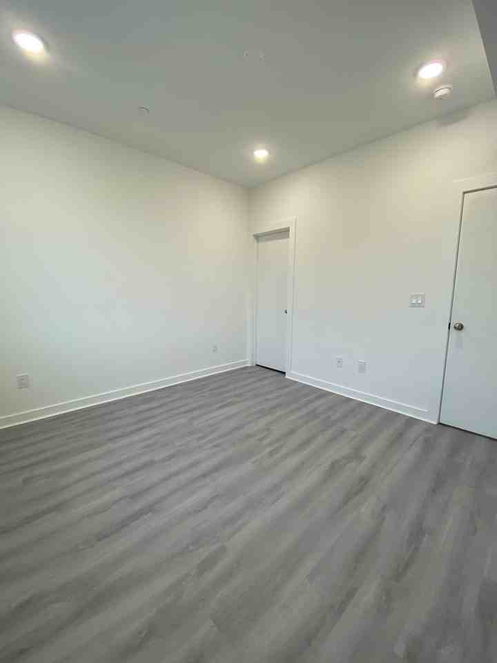 624 N 38th St #2 - Photo 7 of 9