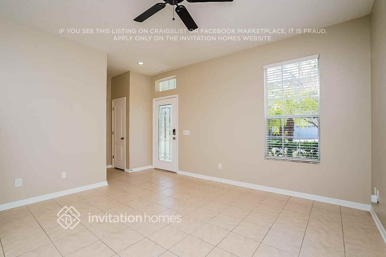 20057 Heritage Point Dr - Photo 2 of 16