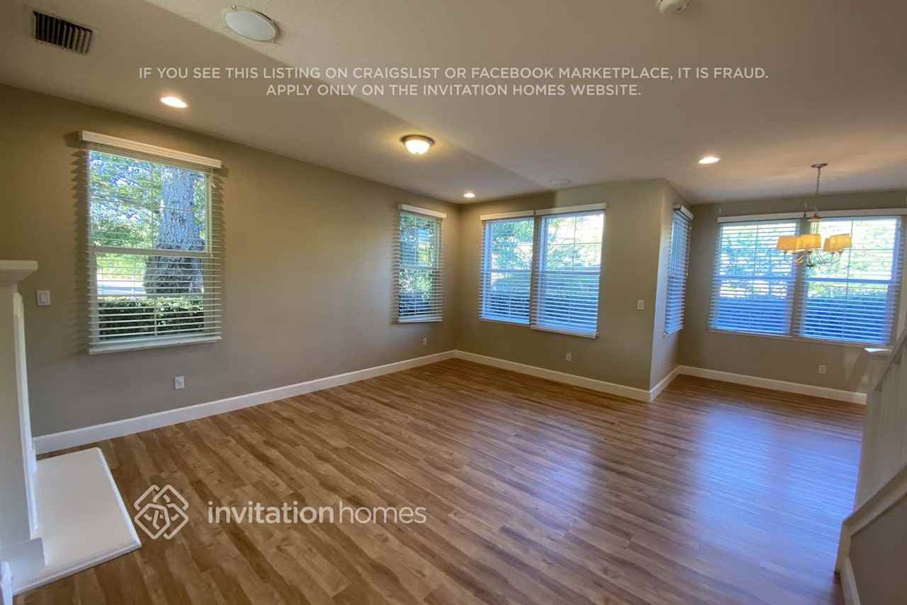 6277 Newhaven Ln - Photo 4 of 17