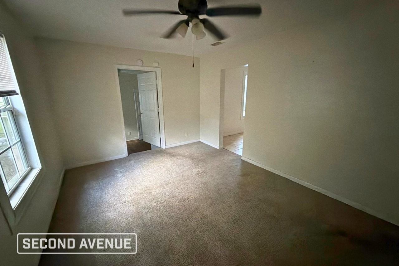 9050 9th Ave - Photo 4 of 16