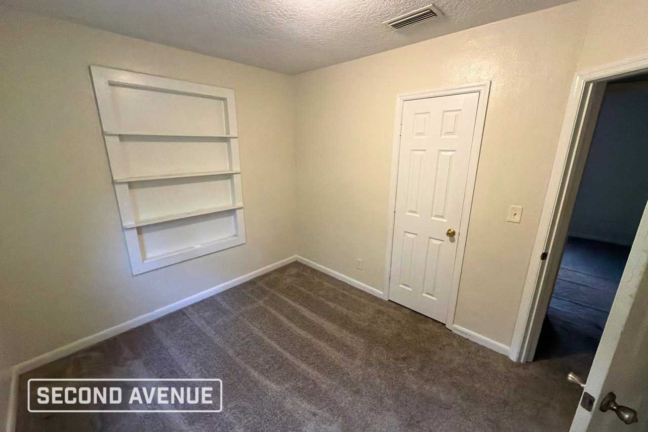 9050 9th Ave - Photo 6 of 16
