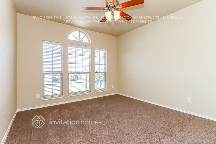 2245 Whitney Dr - Photo 7 of 15