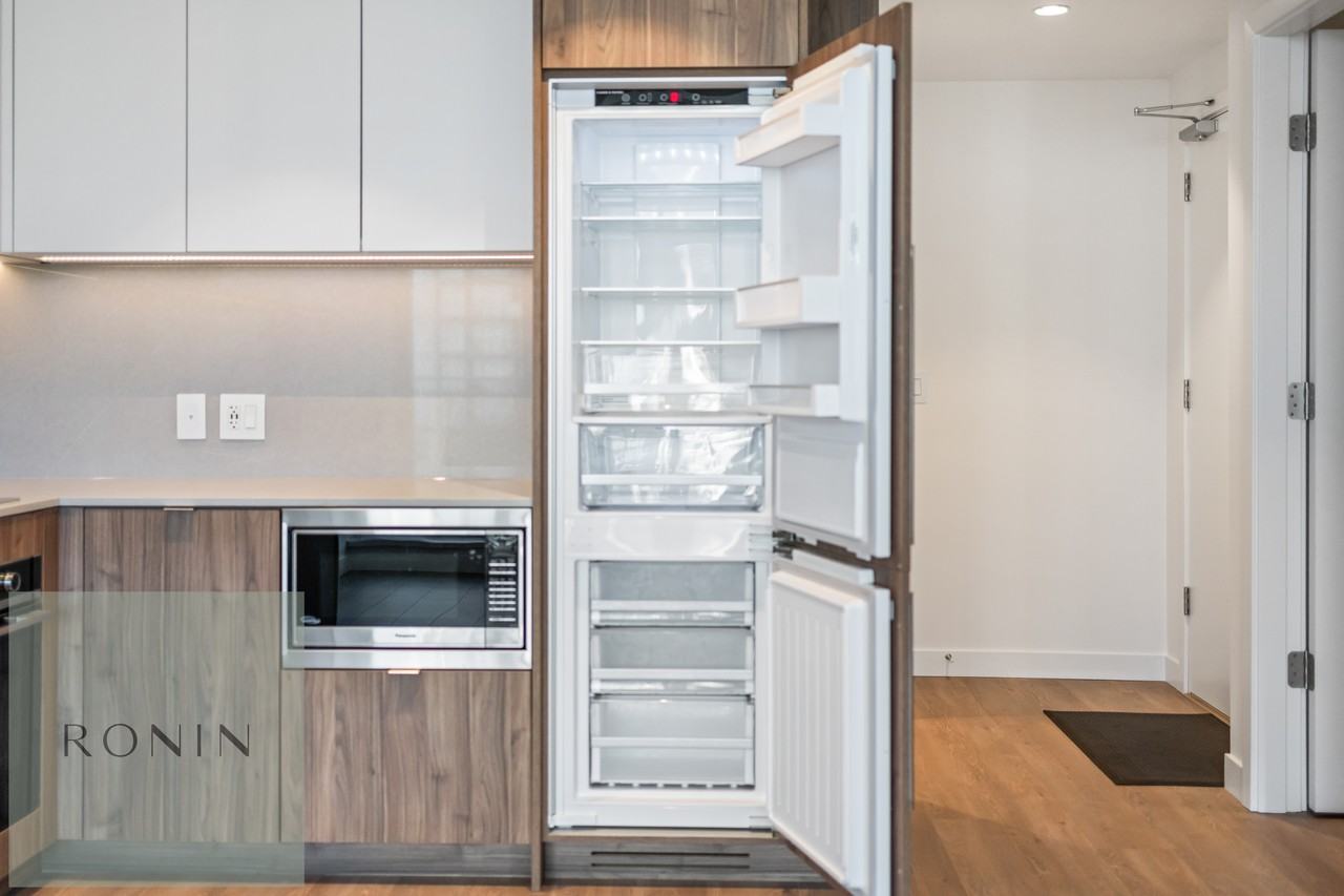 505 Nelson Street #1309 - Photo 4 of 32