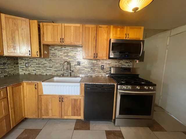 830 Manchester Dr #1 - Photo 5 of 20