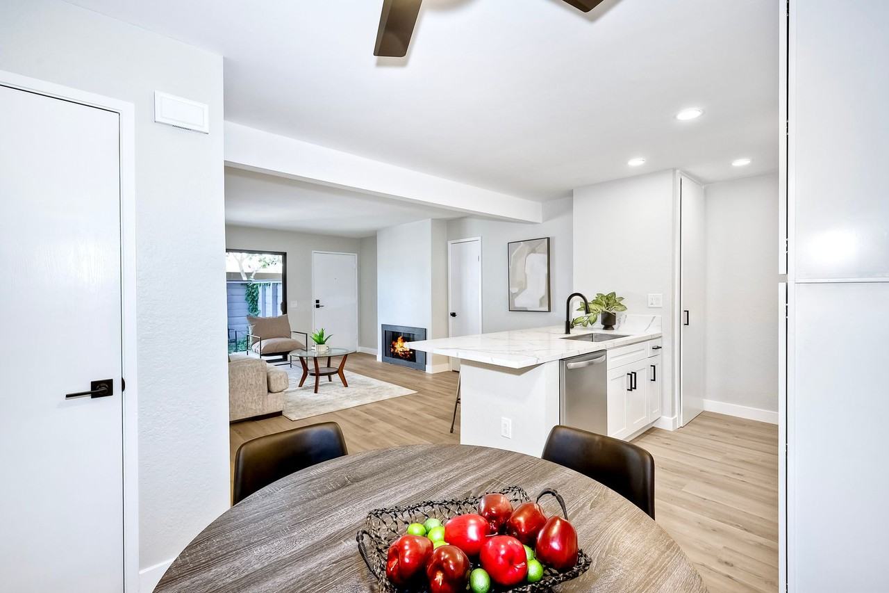 9209 Village Glen DriveUnit 146 #146 - Photo 7 of 26